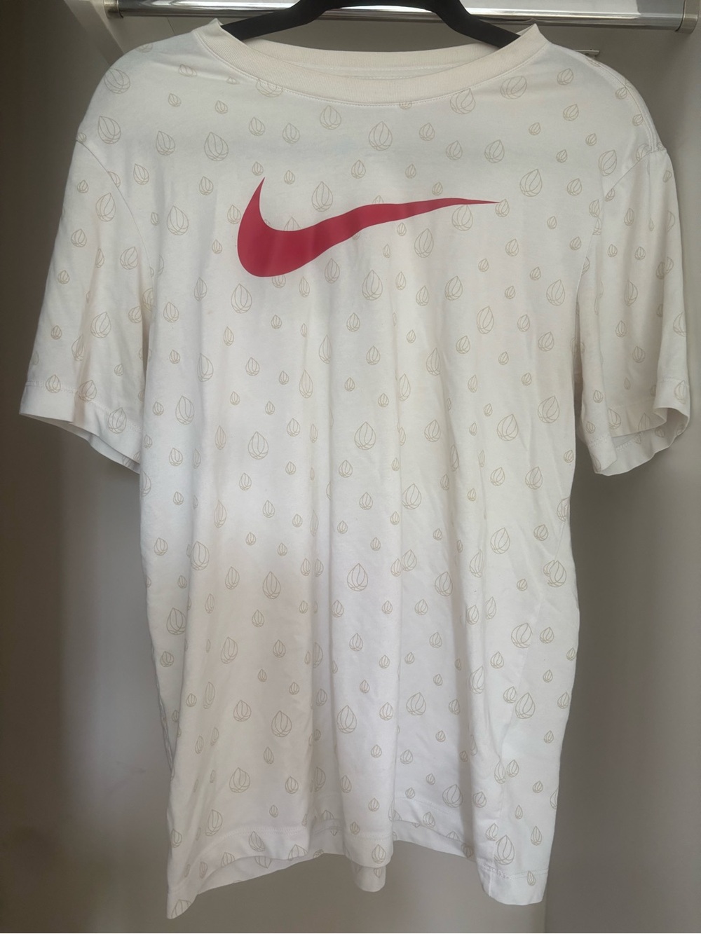 Nike White Red Tee Shirt with Logo & Basketball Print